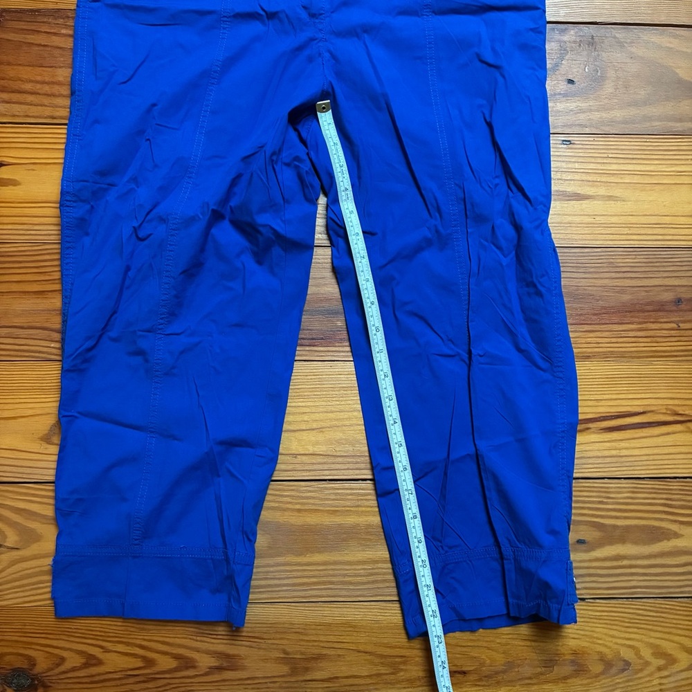 Chico's Blue Cropped Pants, EUC, 2.5 L 14 - Picture 6 of 10